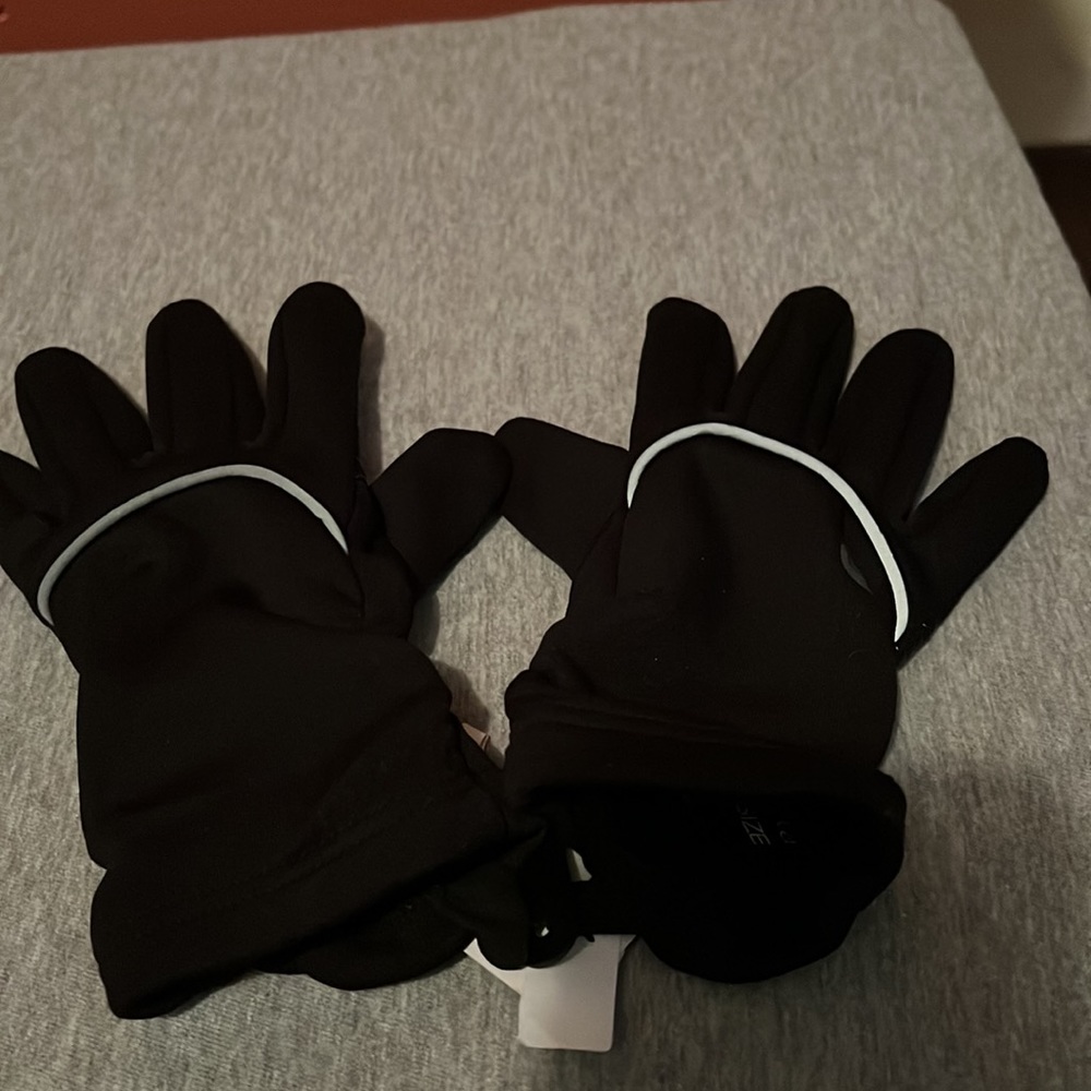 Zella stretch gloves